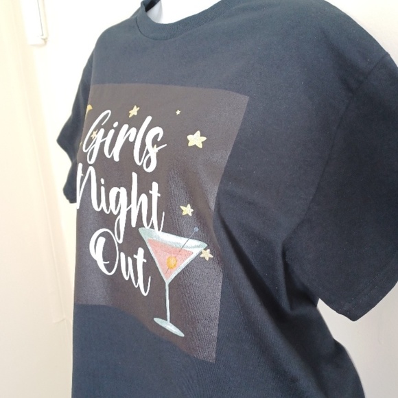 GIRLS NIGHT OUT. A fun tee to wear on the prowl - Picture 4 of 12